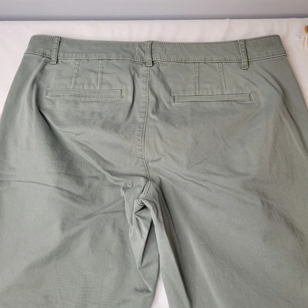 Loft Marisa Chino Shorts Women 12 Green Olive Sage Cotton Stretch Flat Front 9in